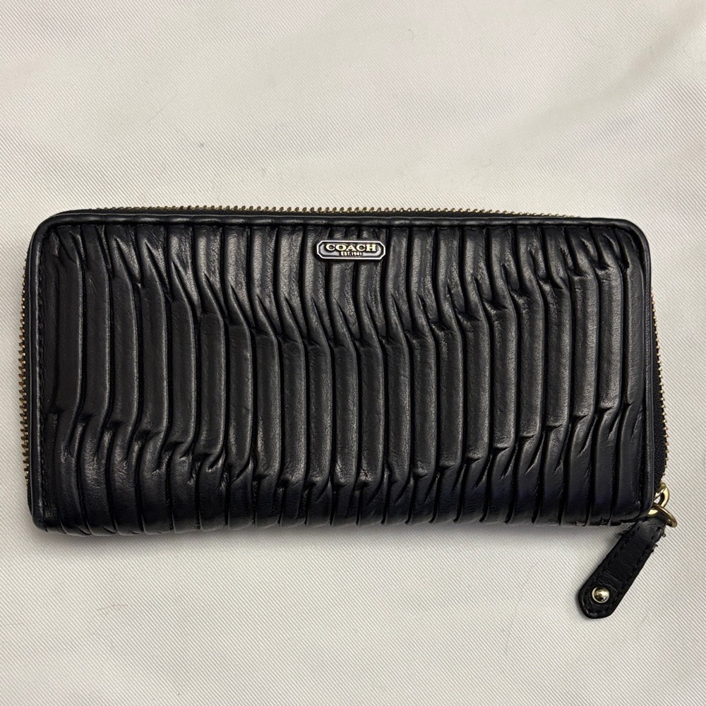 Coach Black Carrie  Leather Zip Wallet